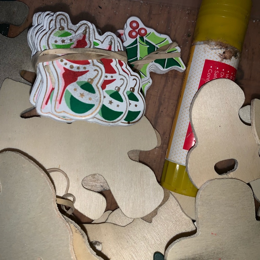 Arts & crafts paintable cut out plywood Christmas